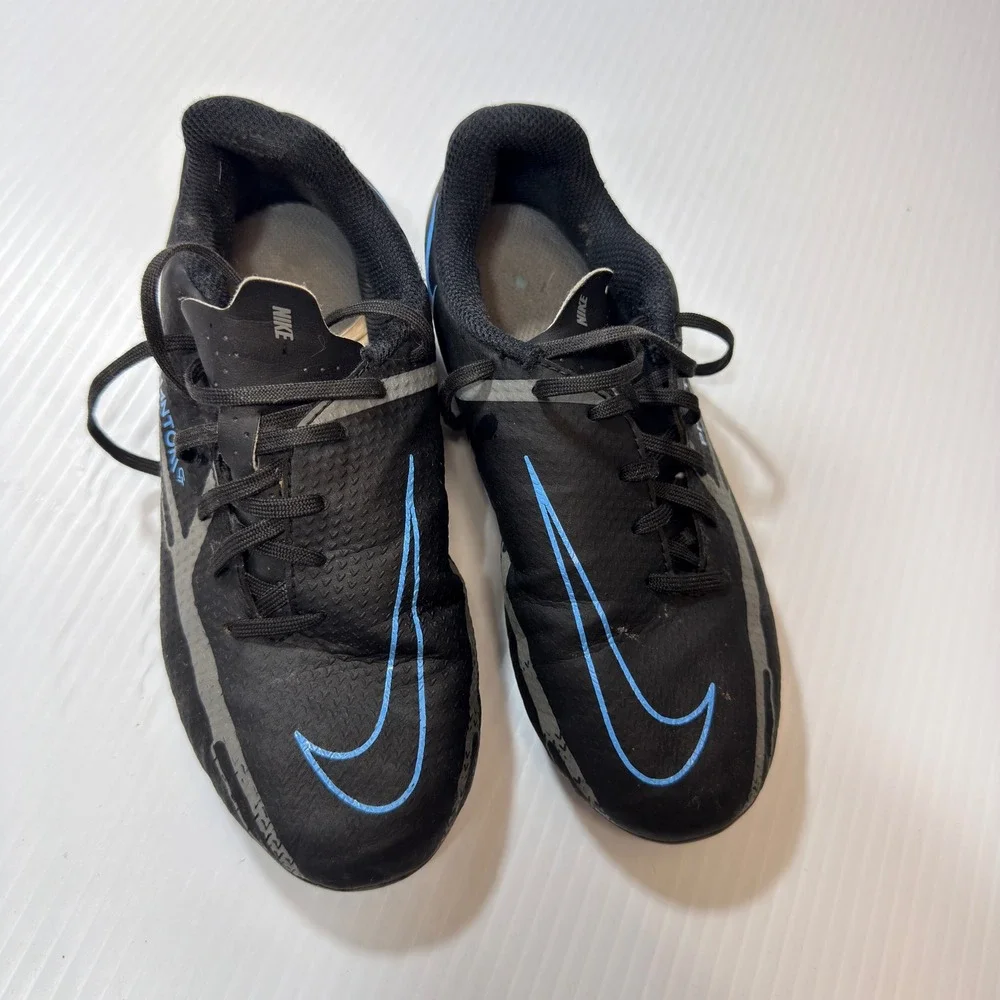 Nike Phantom GT Soccer Cleats Kids Black Blue Good Textured Athletic Shoes 1Y